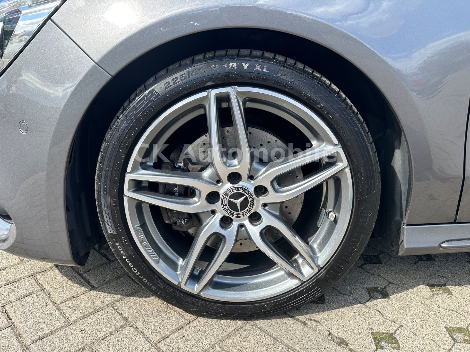 Fahrzeugabbildung Mercedes-Benz CLA 250 Shooting Brake AMG-Line/Navi/LED/ACC/Kam