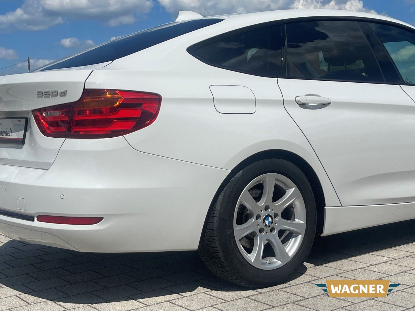 Fahrzeugabbildung BMW 320 Gran Turismo d xDrive Sport Sitzheizung