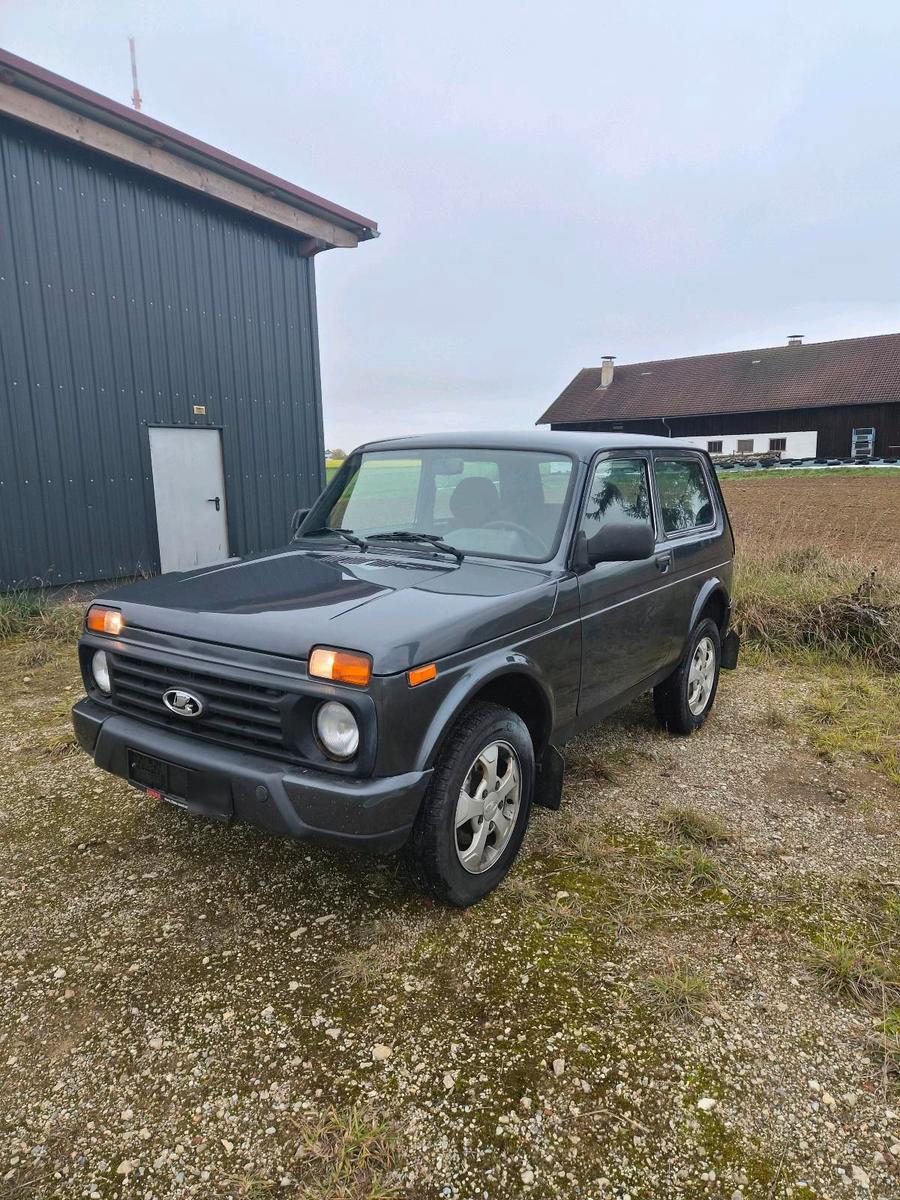 Lada Urban