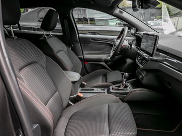 Ford Focus Turnier 1.0 ST-Line X Fahrassistenz-Paket