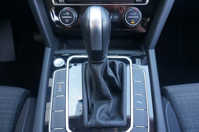 Fahrzeugabbildung Volkswagen Passat Variant TDI Business DSG LED AHK Navi ACC