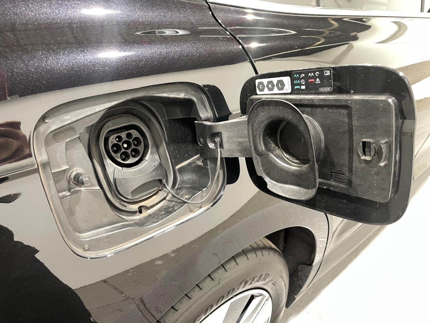 Skoda Enyaq 80 Loft Teilleder Navi LED ACC Rückfahrkam