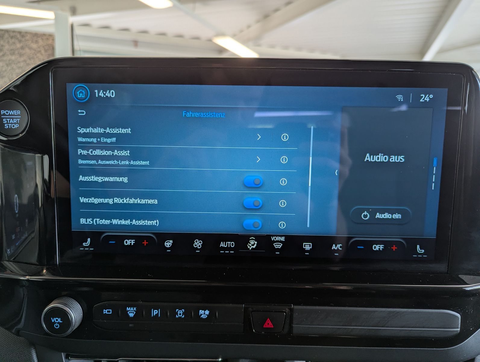 Fahrzeugabbildung Ford Tourneo Custom 320 Titaniu-X Leder Pano StHz AHK