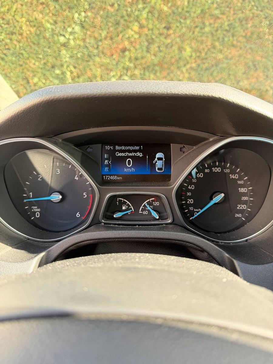 Ford Focus 2015 — photo 8