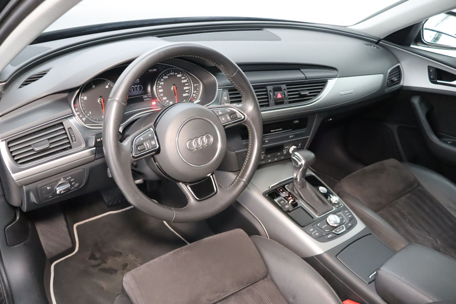 Fahrzeugabbildung Audi A6 Avant 3.0 TDI quattro Pano. * AHK * Service