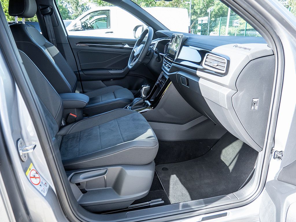 Volkswagen T-Roc 1.5TSI DSG R-Line LED NAVI ACC foto 2