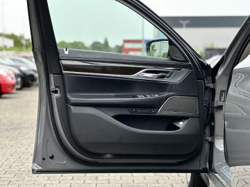 BMW 740 - 8