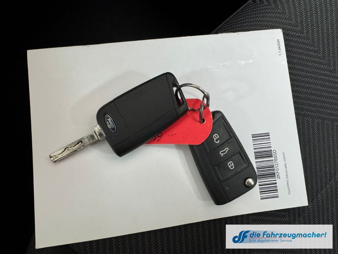Fahrzeugabbildung Ford Grand Tourneo Connect Trend 7-Sitzer Apple CarPl