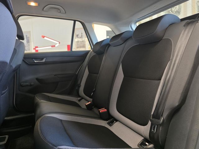 SKODA Fabia — Foto 25