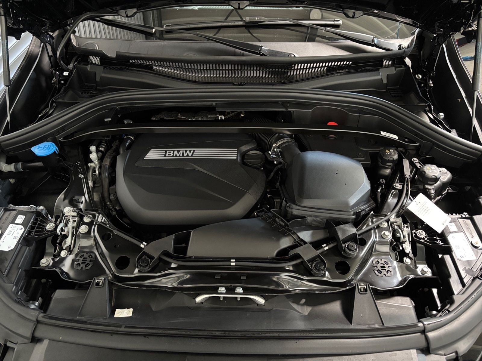BMW X1 23 d xDrive xLine - AHK/Pano/HeadUp/HiFi foto 9