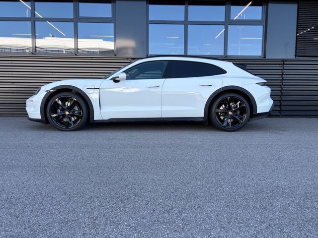Porsche Taycan Cross Turismo 4-PANO-INNO-BOSE-21-3.900km