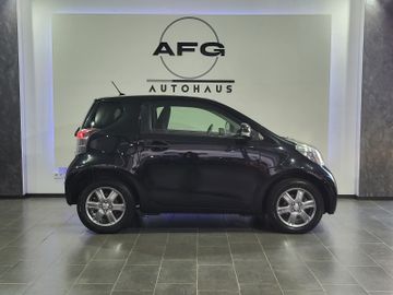 Toyota IQ - 4