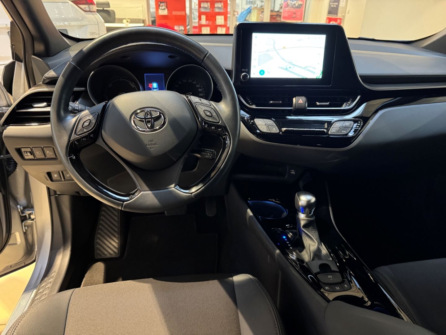 Toyota C-HR Hybrid Team D NAVI Sitzheizung KAmera Garan foto 8