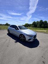 Mercedes-Benz A200d KEYLESS-GO/DISTRONIC/MULTIBEAM/MEMORY/NAVI - Mercedes-Benz A 200 in Bielefeld