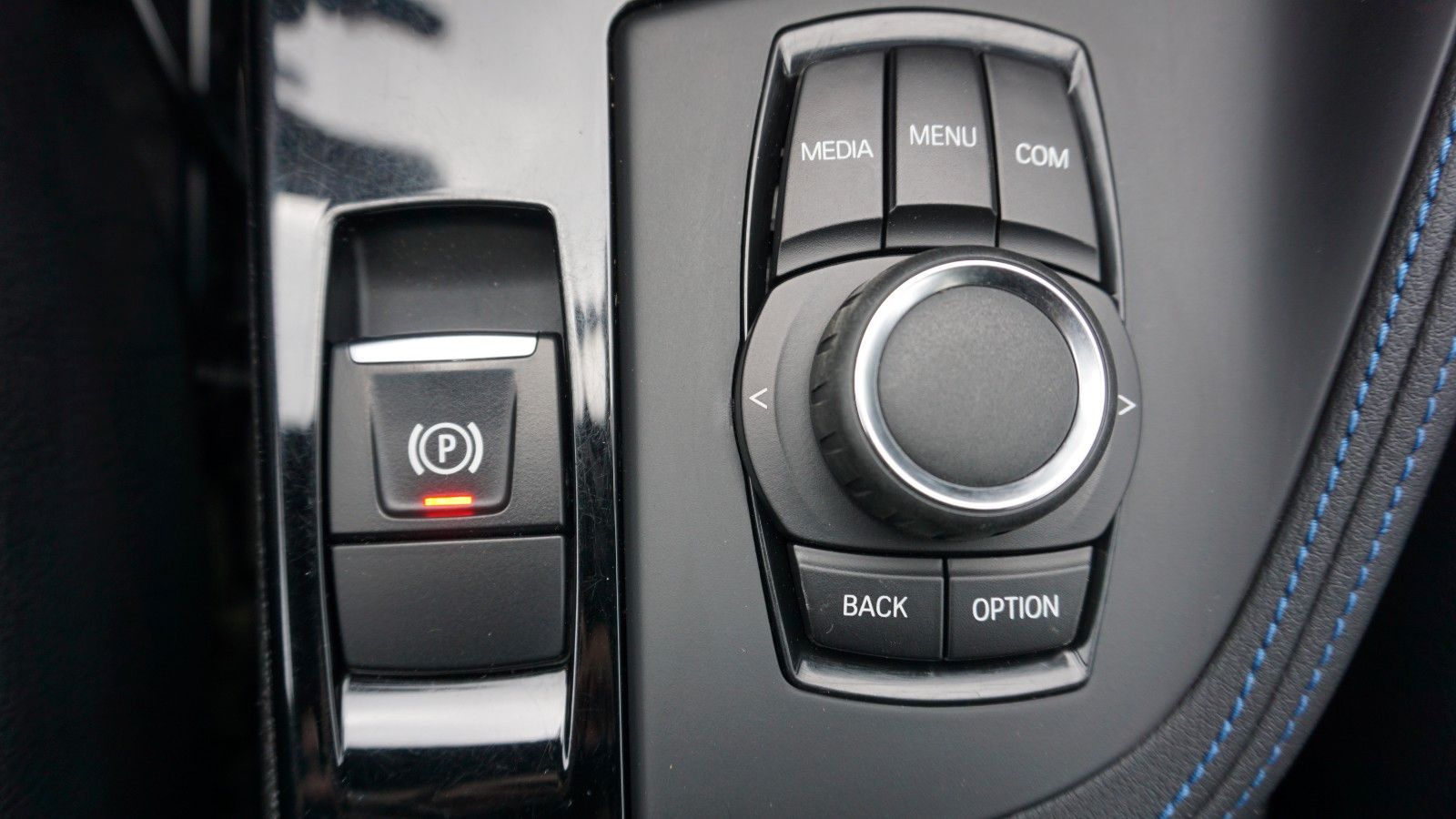 Fahrzeugabbildung BMW X1 sDrive 20 i M Sport,LED,Kamera,AHK, 8 fach be