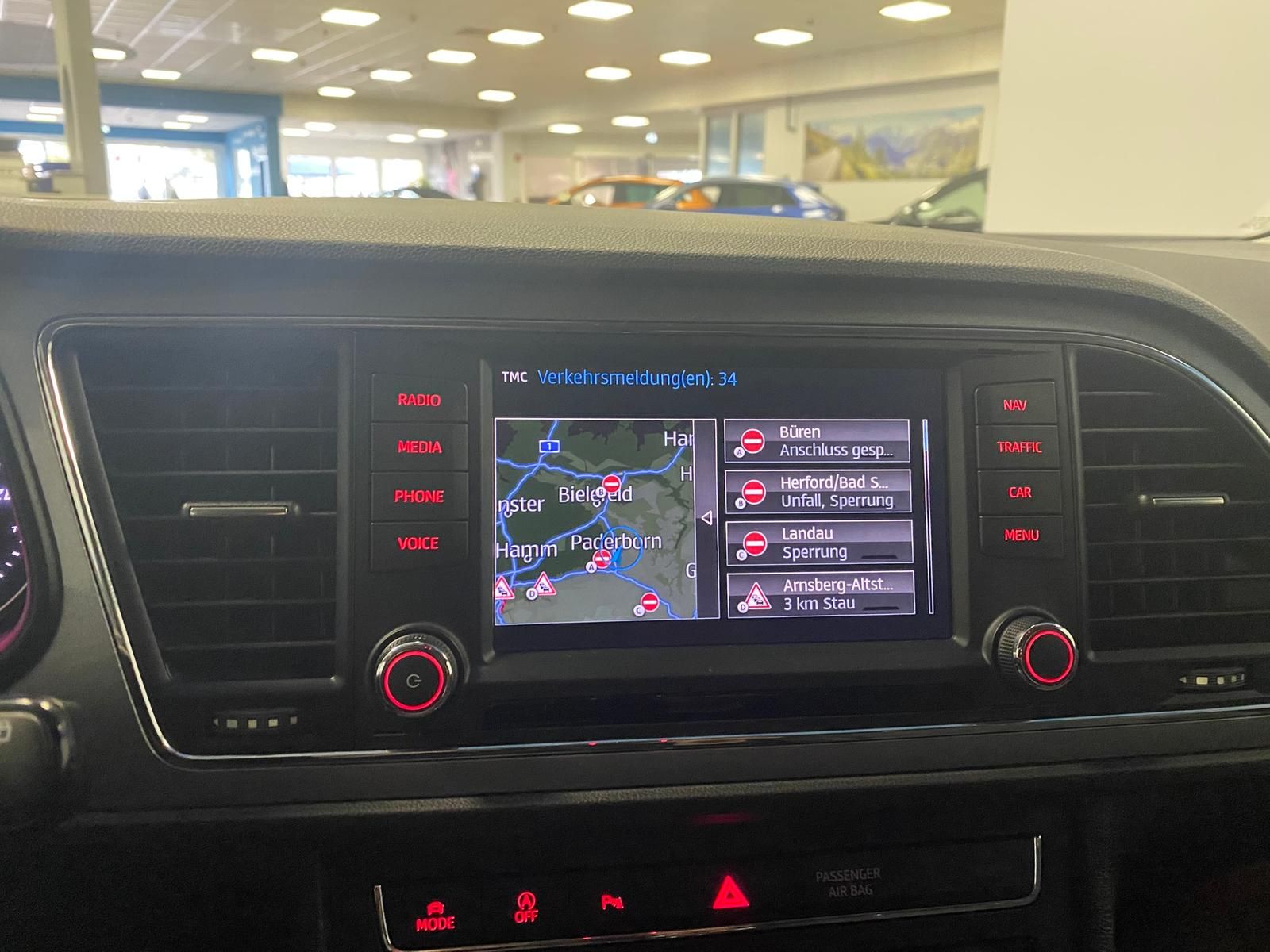 Fahrzeugabbildung SEAT Leon FR 2.0 TDI 184PS+APP+19"+NAVI+SHZ+LED+PDC++