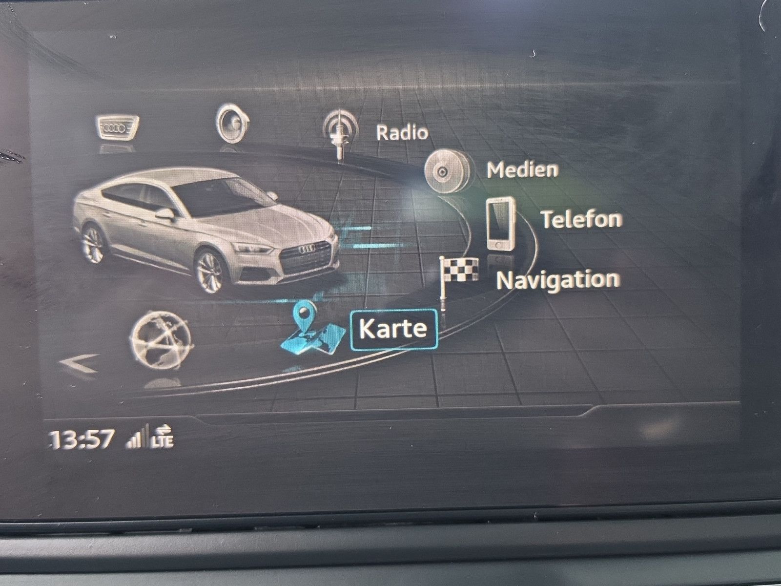 Fahrzeugabbildung Audi A5 Sportback basis NAVI PDC