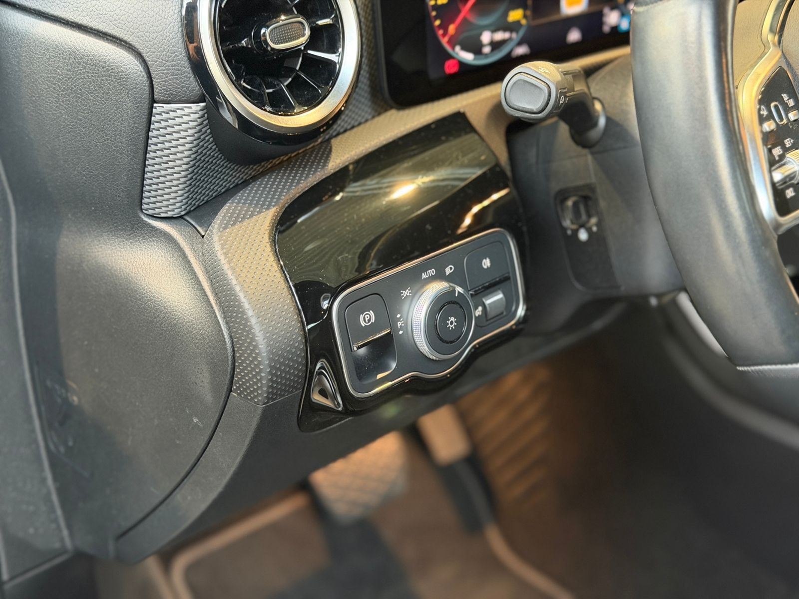 Fahrzeugabbildung Mercedes-Benz A 200 Limousine Progressive NIGHT 360° DIST