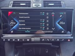 Fahrzeugabbildung DS Automobiles DS 7 Crossback 1.6 E-Tense 300 4x4 Performance L
