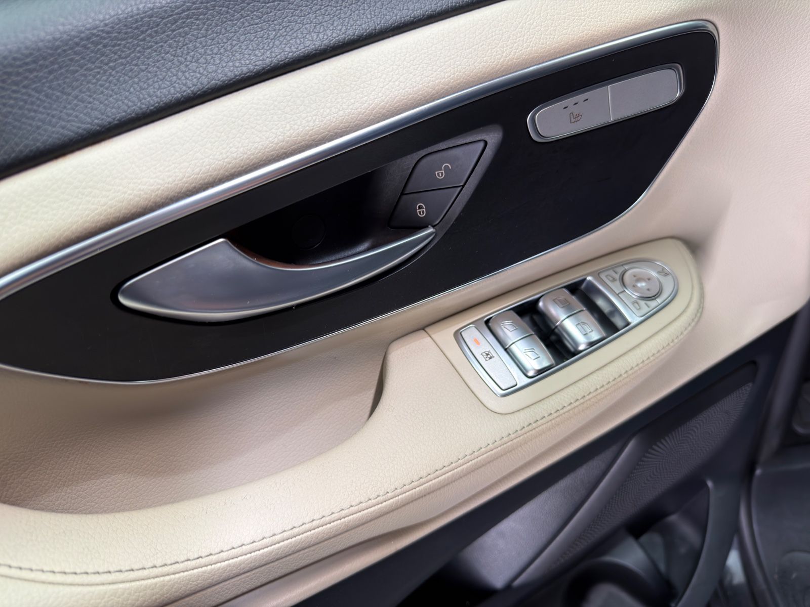 Fahrzeugabbildung Mercedes-Benz V300d 4MATIC Marco Polo|LANG|AMG|LEDER|KÜCHE|