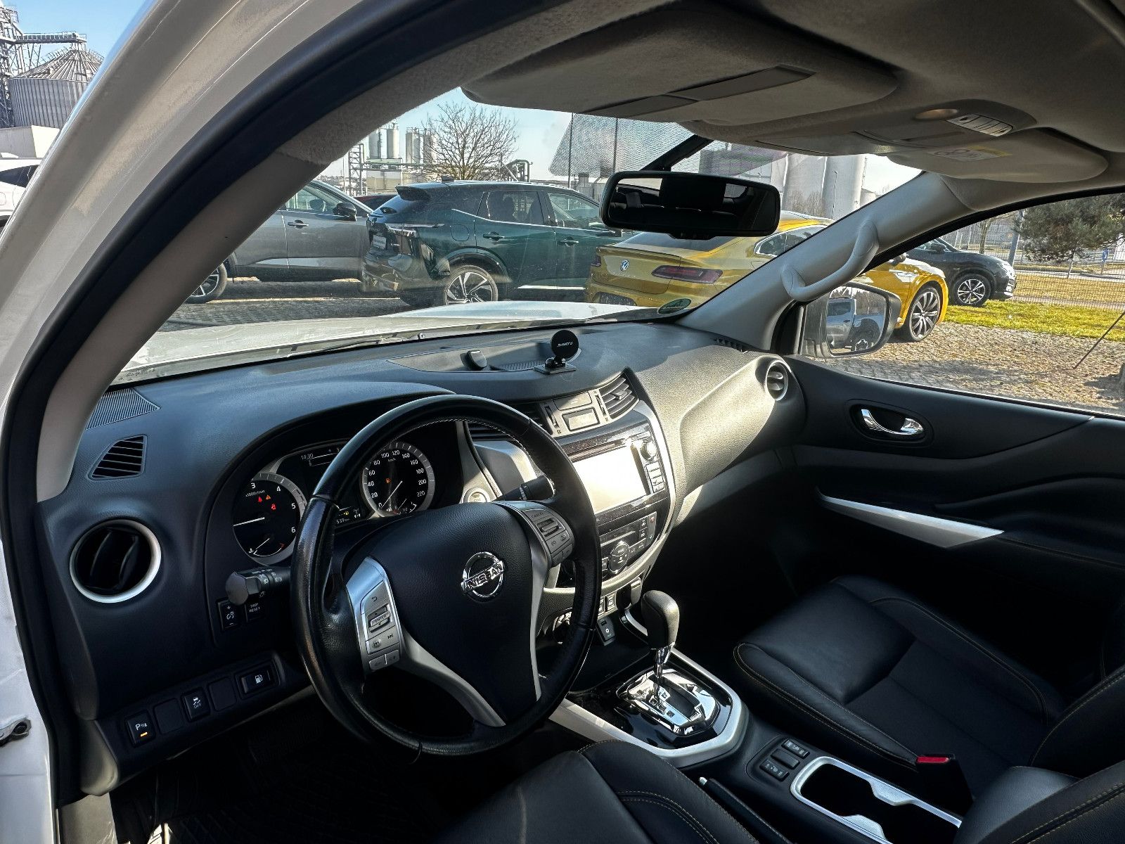 Fahrzeugabbildung Nissan Navara NP300 N-Guard Double Cab 4x4