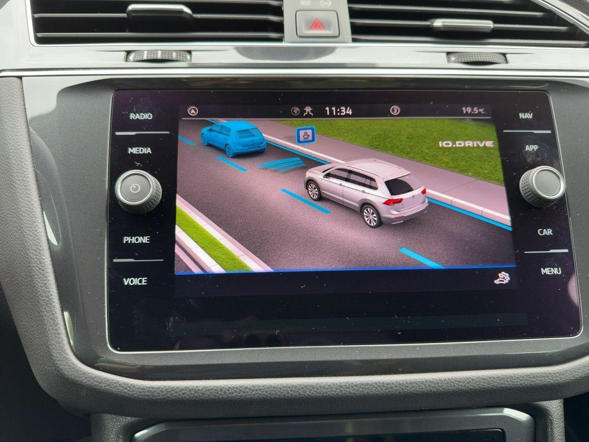 Volkswagen Tiguan 2.0 TDI Elegance Einparkhilfekamera AppCo