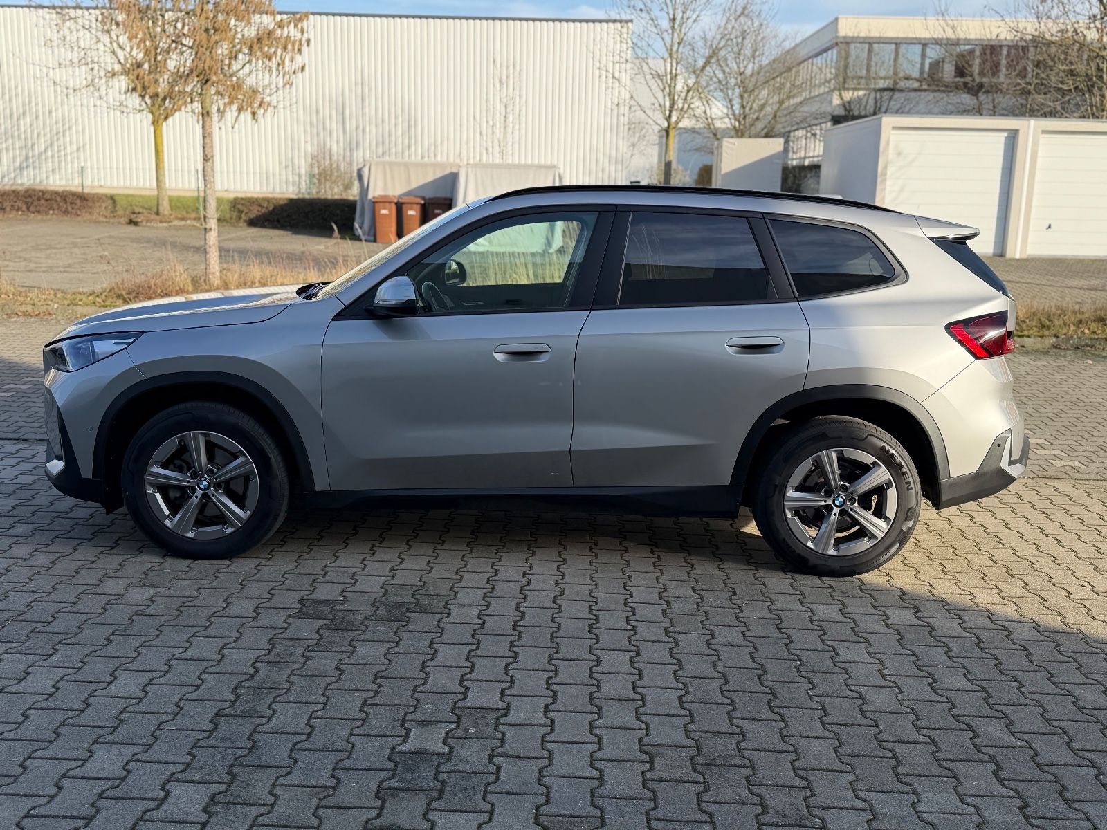 BMW X1 18d LED SPORT VOLLLEDER NAVI HARMAN foto 7