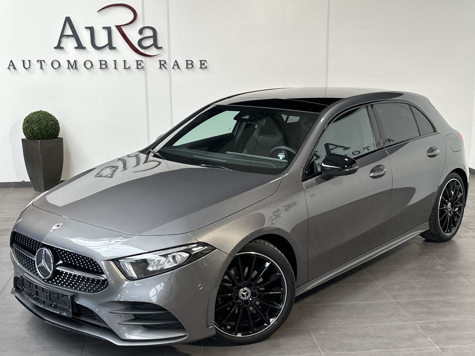Fahrzeugabbildung Mercedes-Benz A 180 AMG-Line NAV+LED+PANORAMA+SHZ+NIGHT+19ZOLL