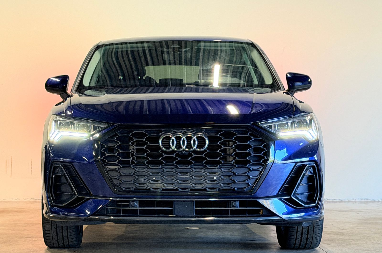 Audi Q3 Sportback 45 TFSI e S Line imagem 2