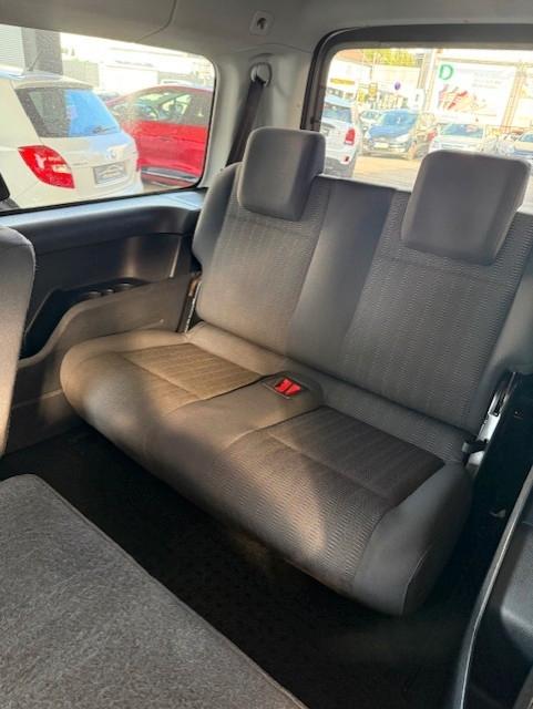 Volkswagen Caddy PKW Maxi Comfortline*7SITZER*NAVI*XENON