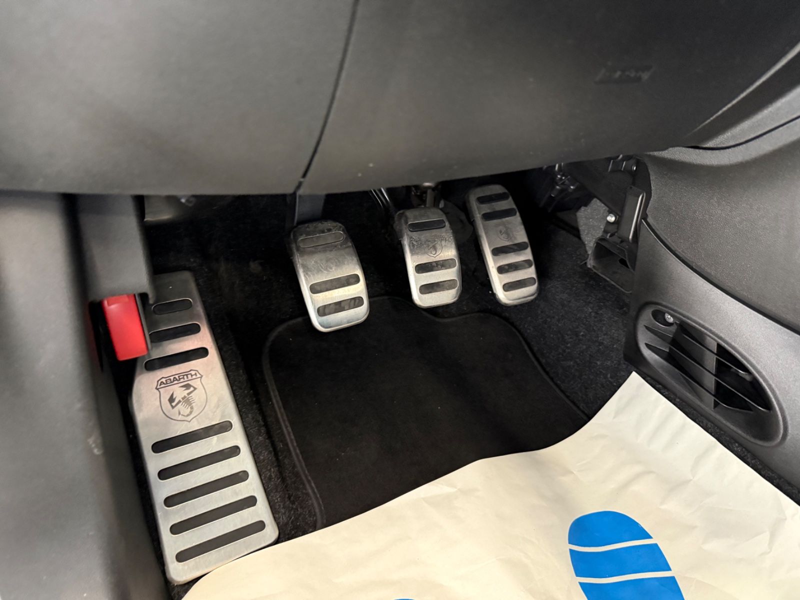 Fahrzeugabbildung Abarth 500 595 Basis, Sky Dome Pano,  Alu Sport,