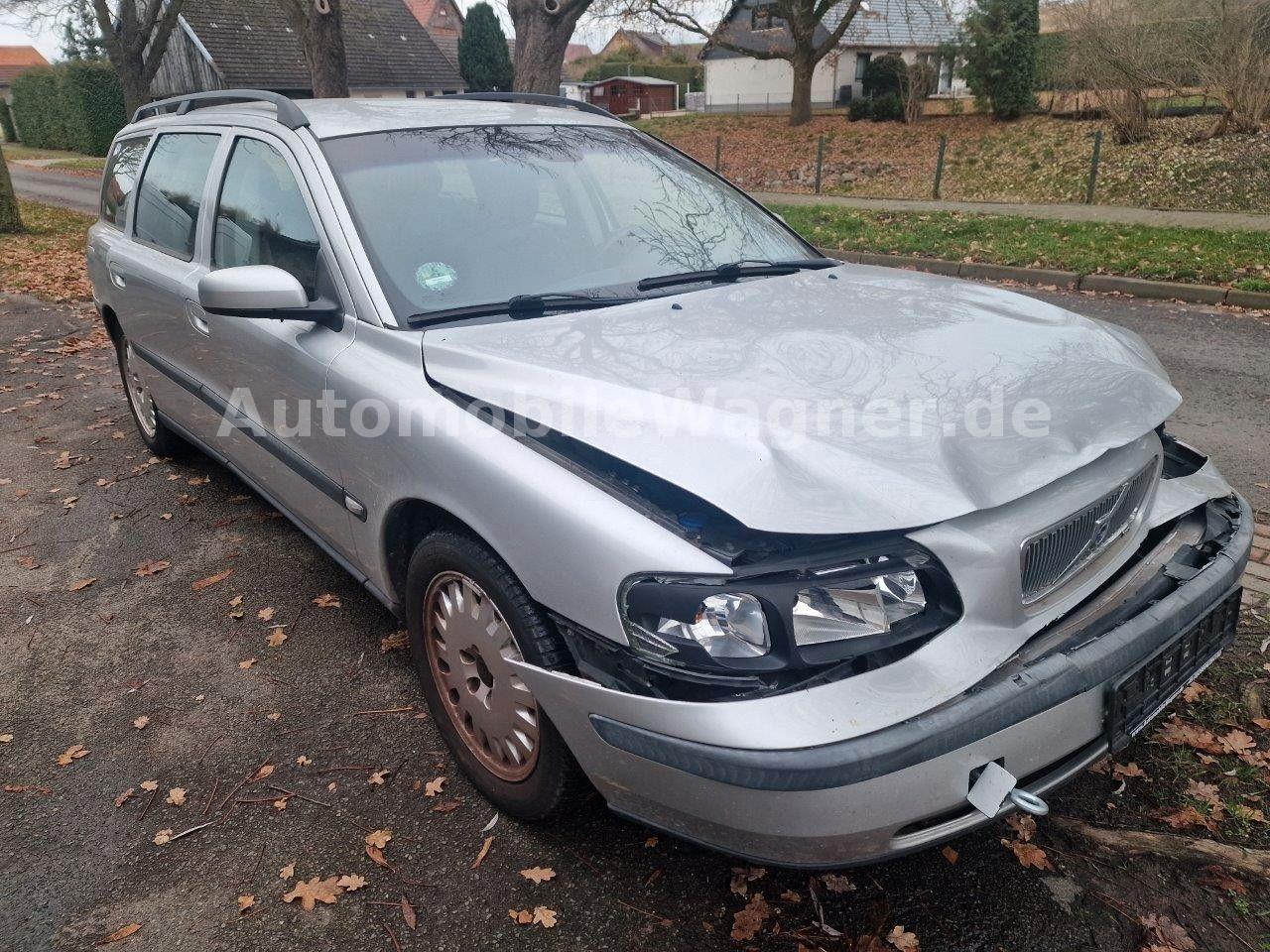 Volvo V70 Kombi D5 Motor + Getriebe + Airbags OK !!!