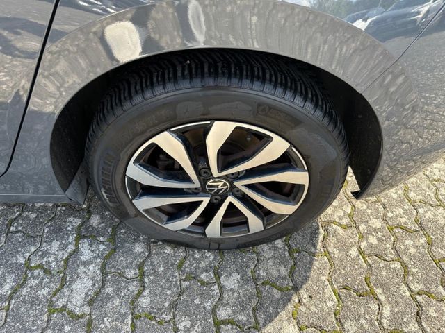Golf VIII Active 1.5 TSI LED Navi ACC Climatroni