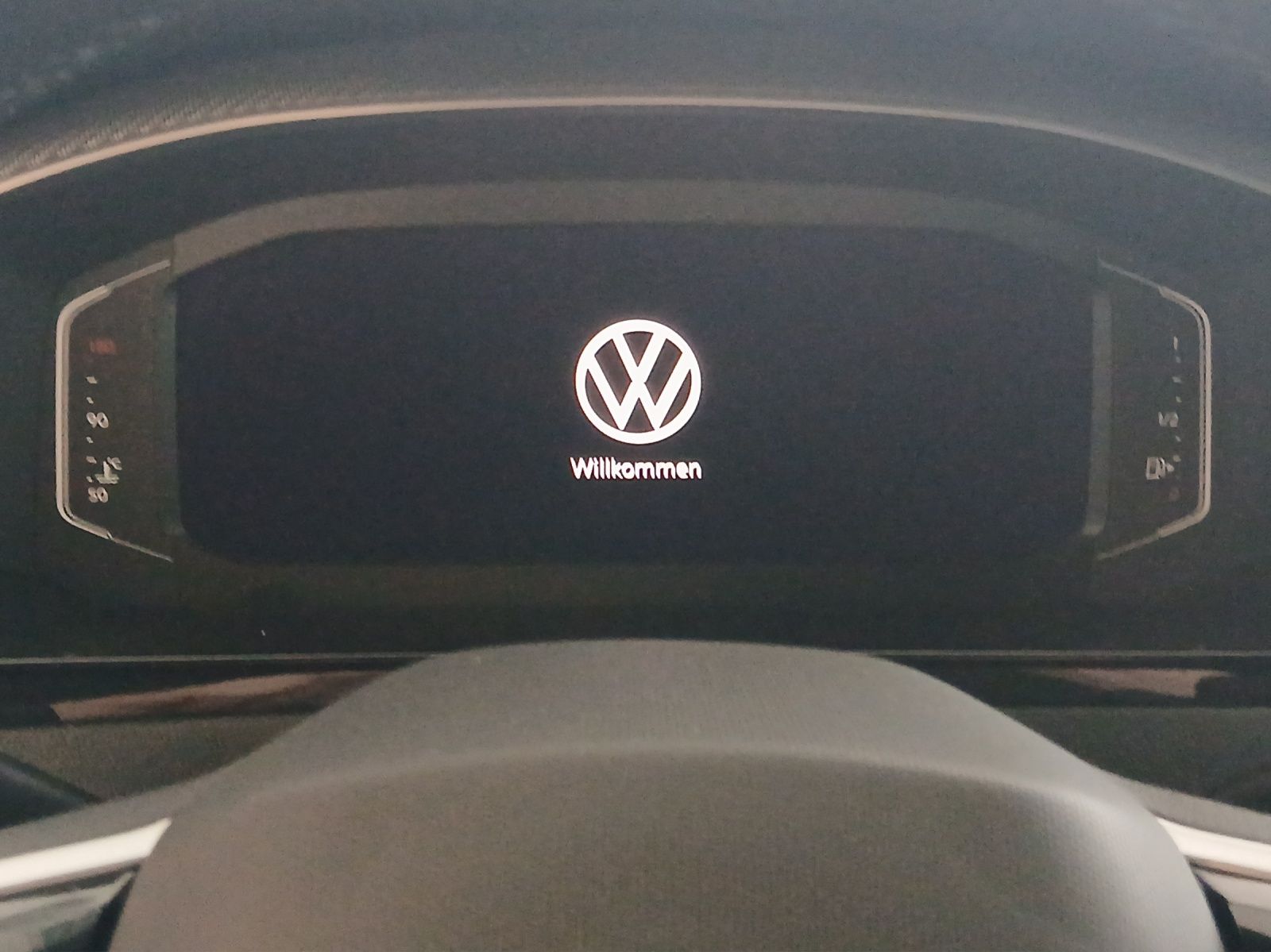 Fahrzeugabbildung Volkswagen Arteon SB TDI R-Line DSG Matrix AHK Navi AID ACC