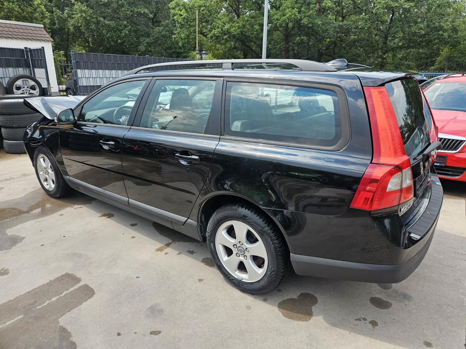 Volvo V70 2010 — photo 6