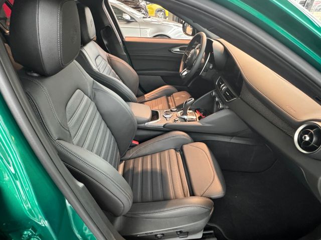 ALFA ROMEO Giulia Quadrifoglio harman/kardon KarbonPaket