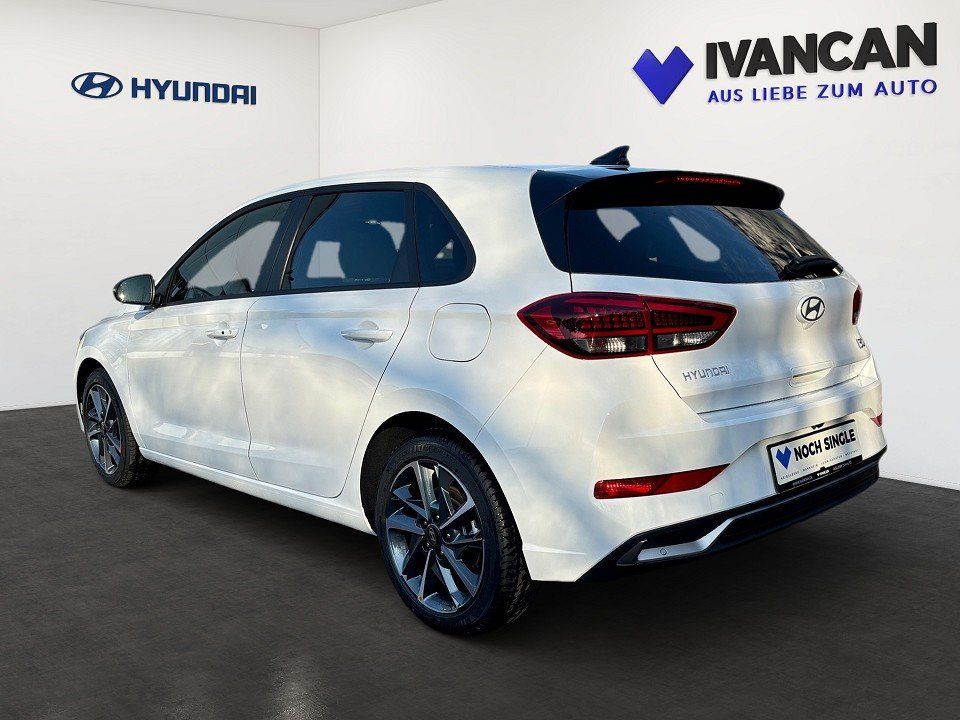 Fahrzeugabbildung Hyundai i30 1.0T 100PS DCT ADVANTAGE Plus-Paket