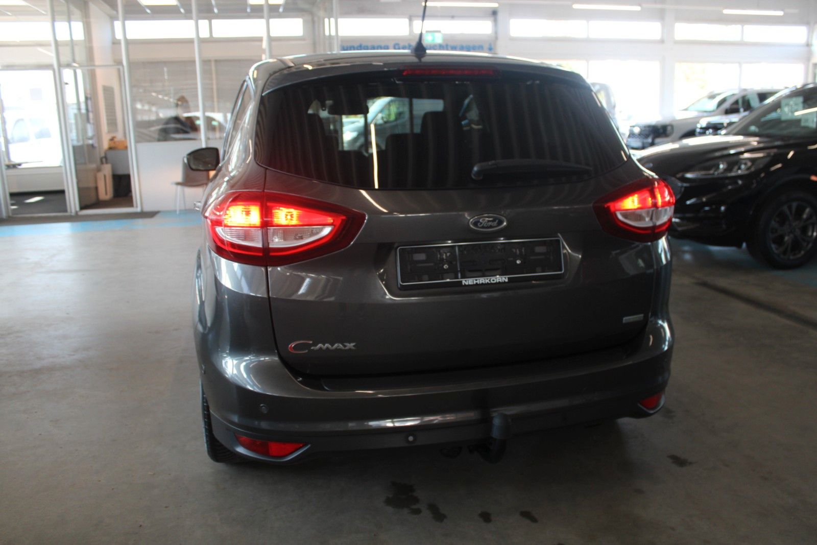 Fahrzeugabbildung Ford C-Max 1,5 Titanium Automatik NAVI AHK WinterPak