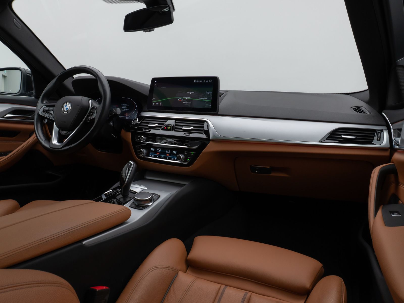 Fahrzeugabbildung BMW 520d Panoram Kamera DAB HiFi 4xKlima Leder Sport