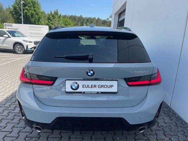 BMW 320 d Touring M Sport 19'' AHK Pano Comf. Innov foto 4
