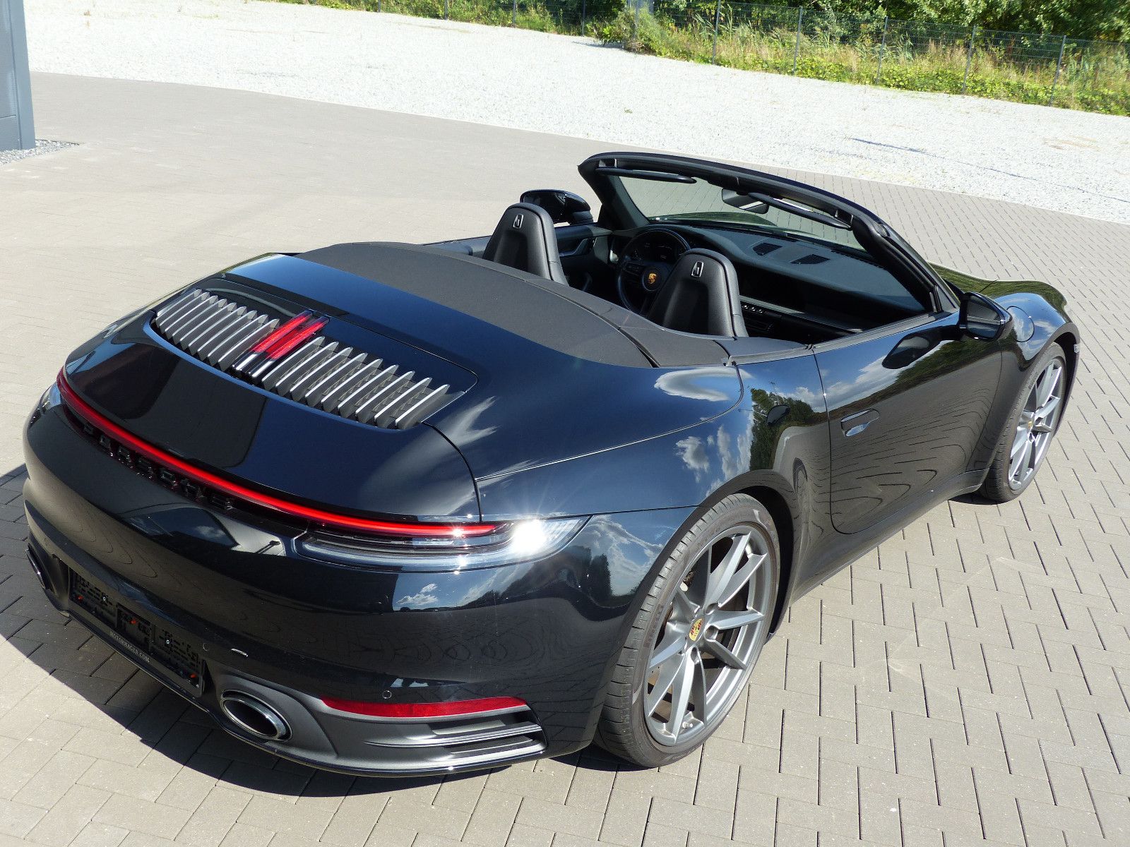 Fahrzeugabbildung Porsche 992 Carrera 4 Cabriolet
