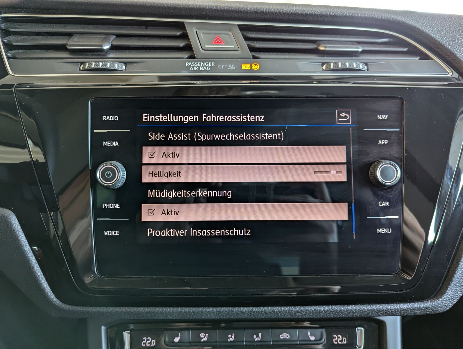 Fahrzeugabbildung Volkswagen Touran 2.0 TDI Highline ACC LED Assist+ Car-Net