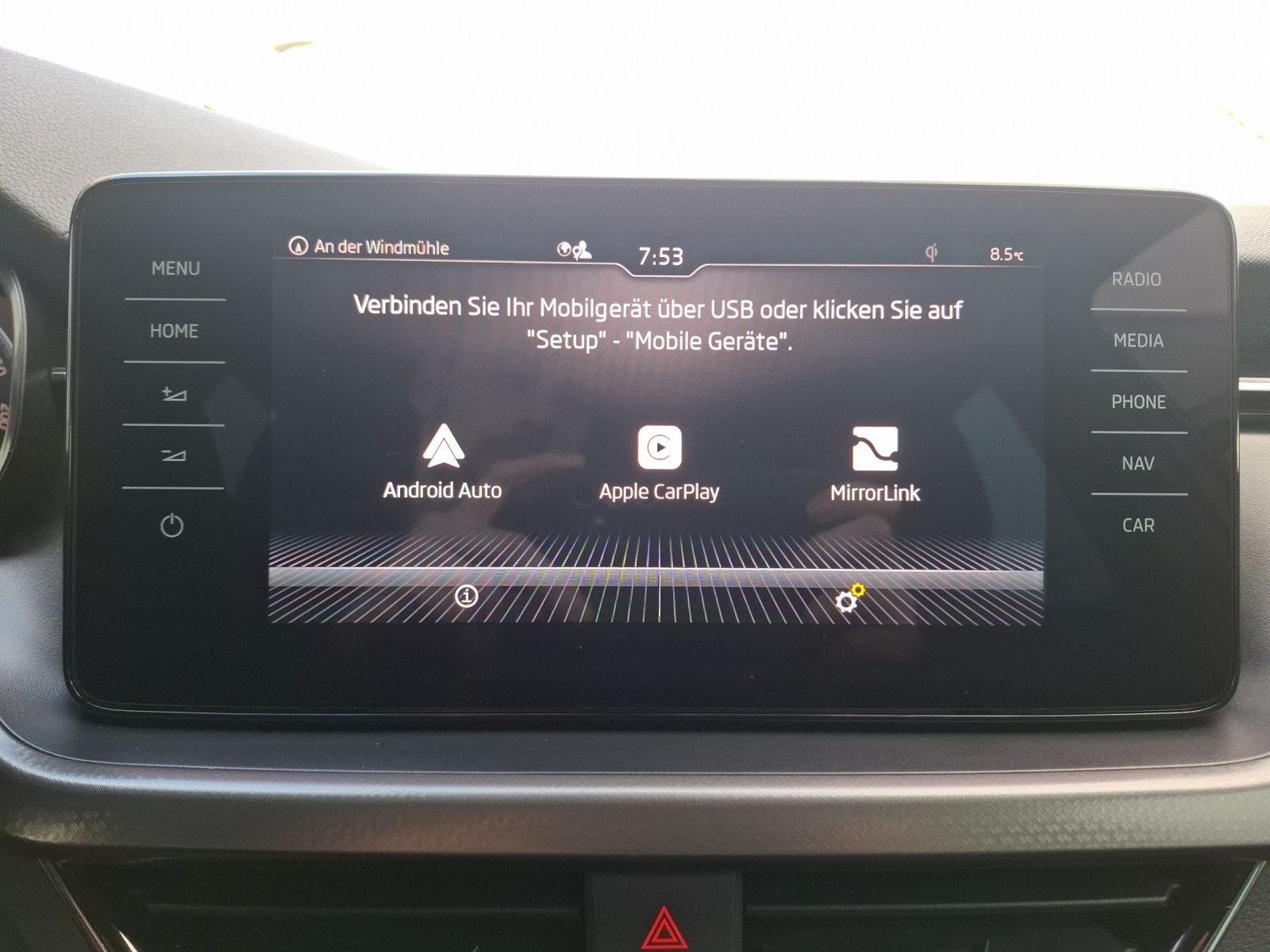 Fahrzeugabbildung SKODA Kamiq TSI Clever LED Navi AID GRA PDC SH LM