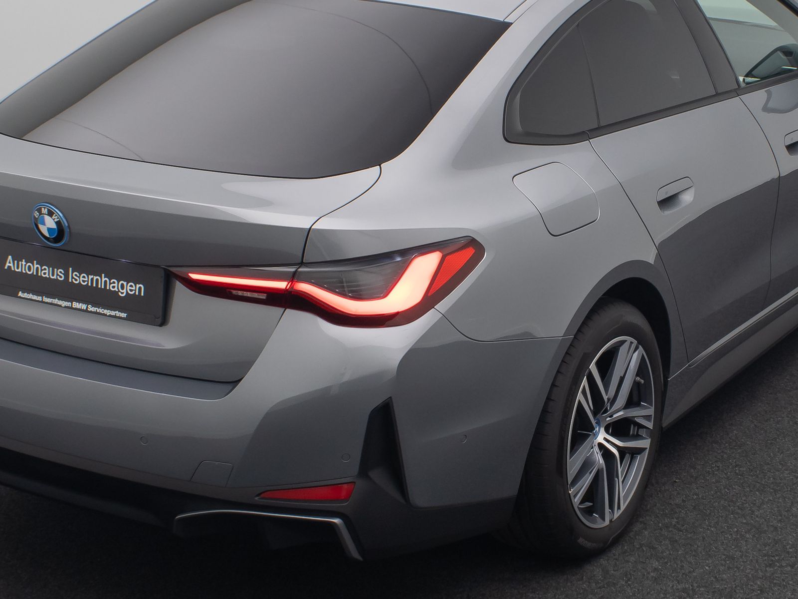 Fahrzeugabbildung BMW i4 eD40 Gran Coupé Kamera HUD DAB H/K Komfort