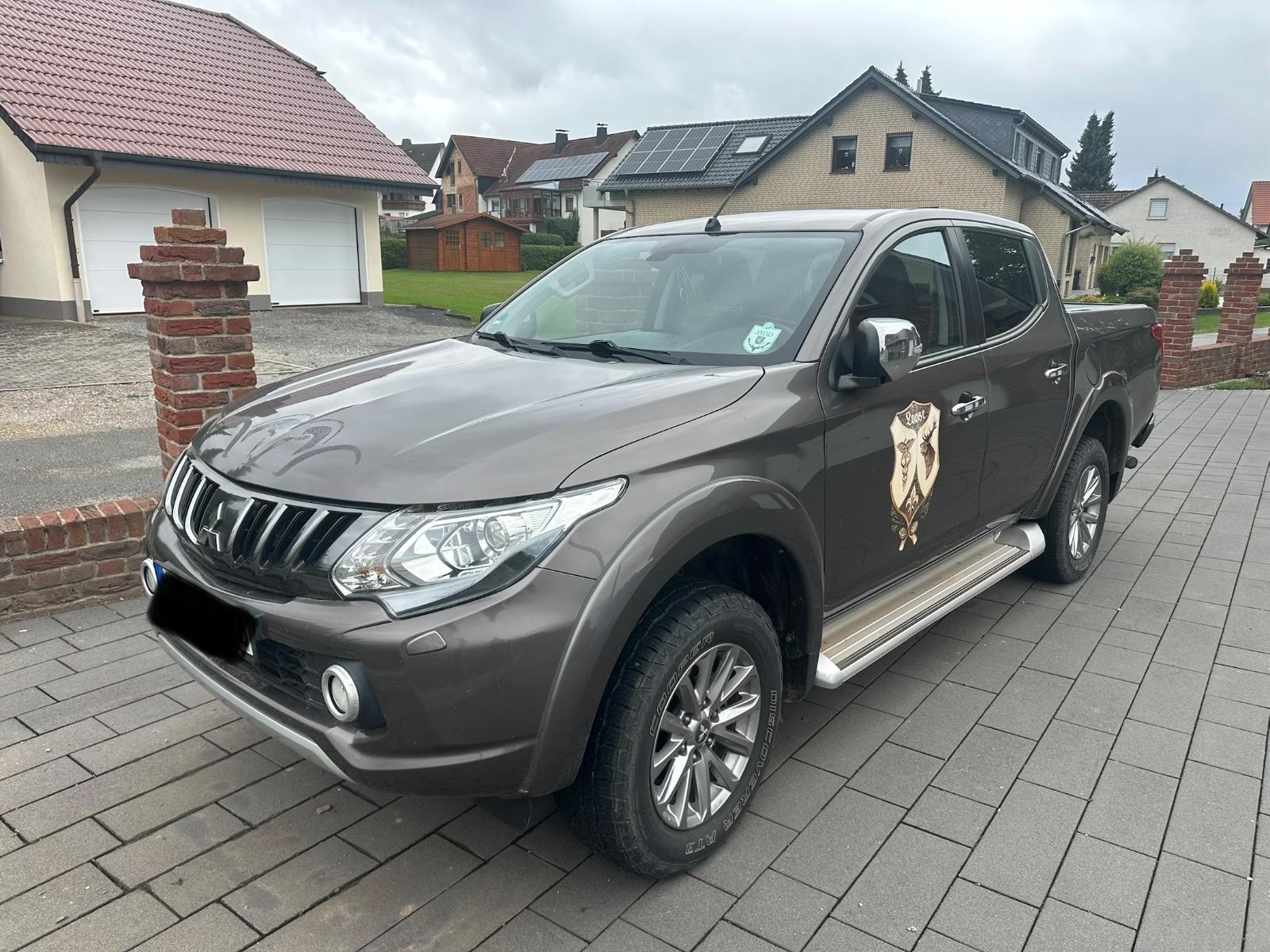 Mitsubishi L200 DC   DI-D+ TOP AT Granit-Braun