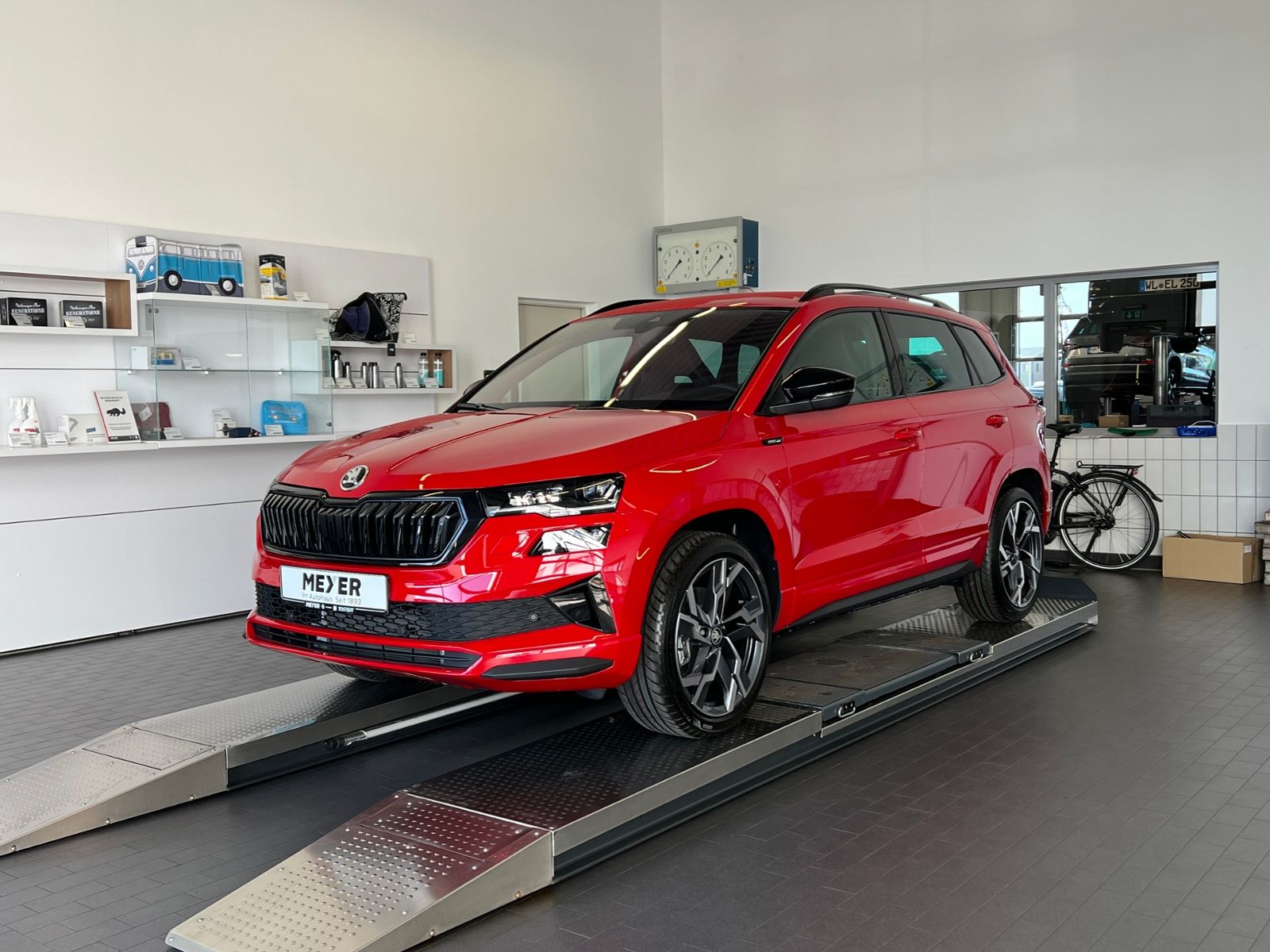 Fahrzeugabbildung SKODA Karoq Sportline 2.0 TSI DSG 4x4 *AHK,CANTON-Soun