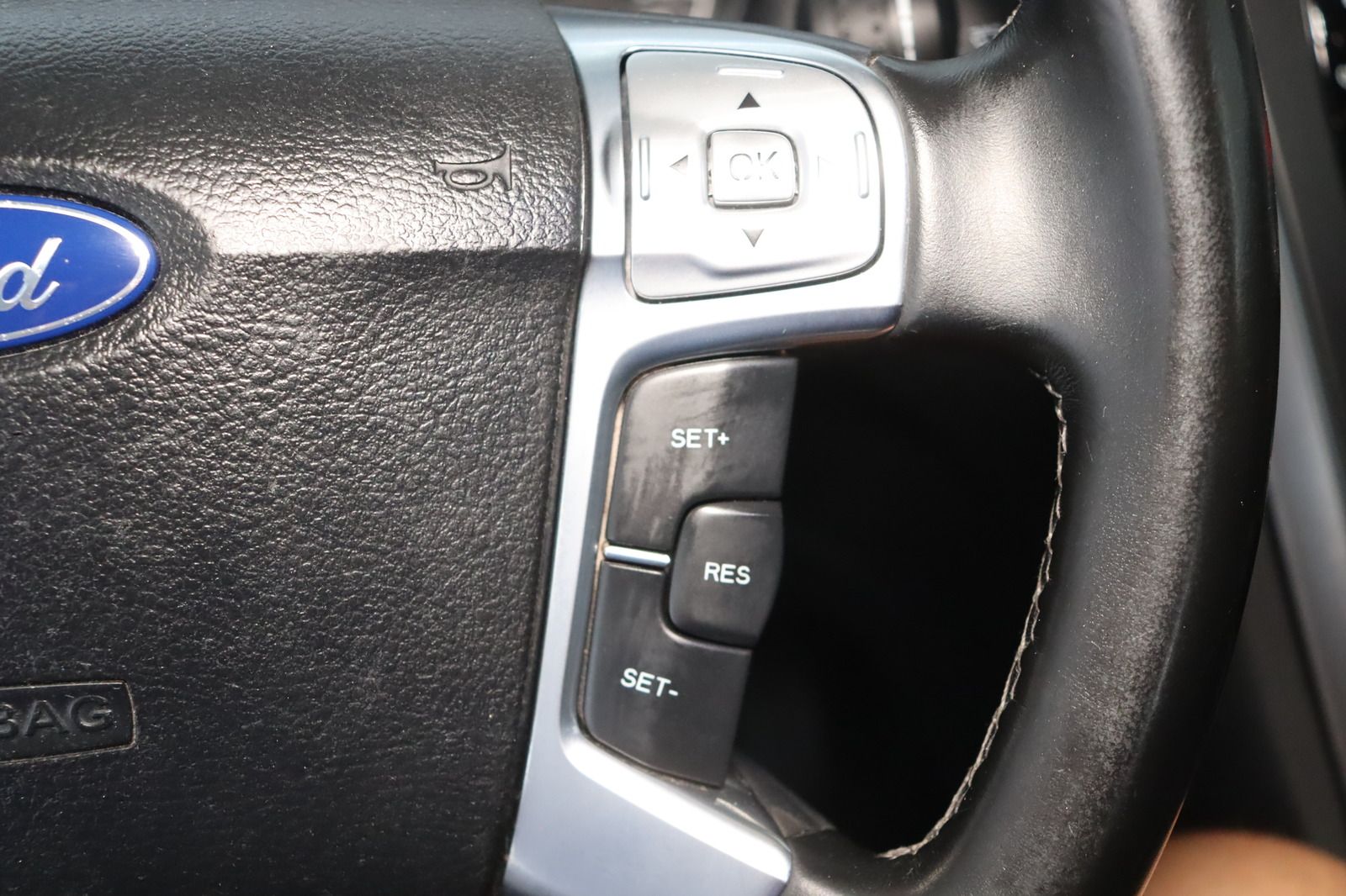 Fahrzeugabbildung Ford Mondeo Turnier 2.0i Titanium * Sitzhzg * Top