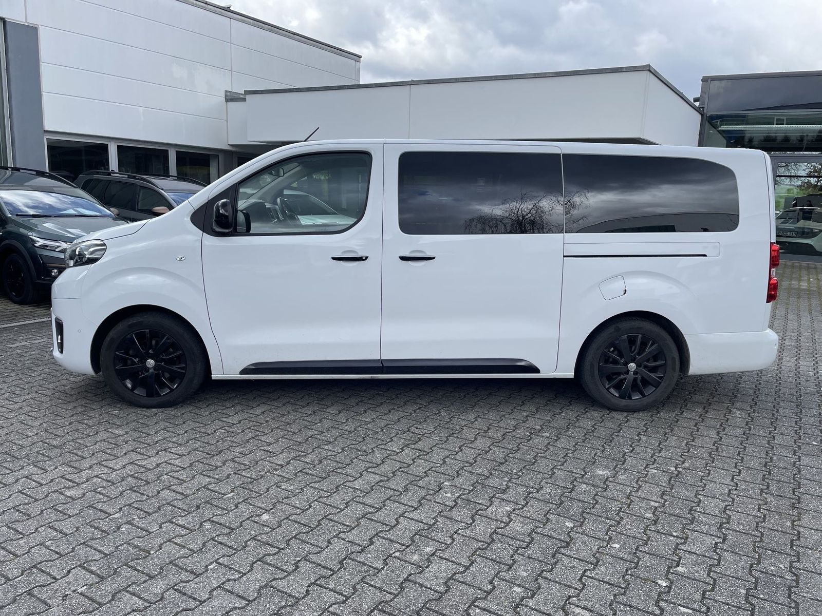Fahrzeugabbildung Toyota Proace Verso 2.0 D-4D L2 Executive