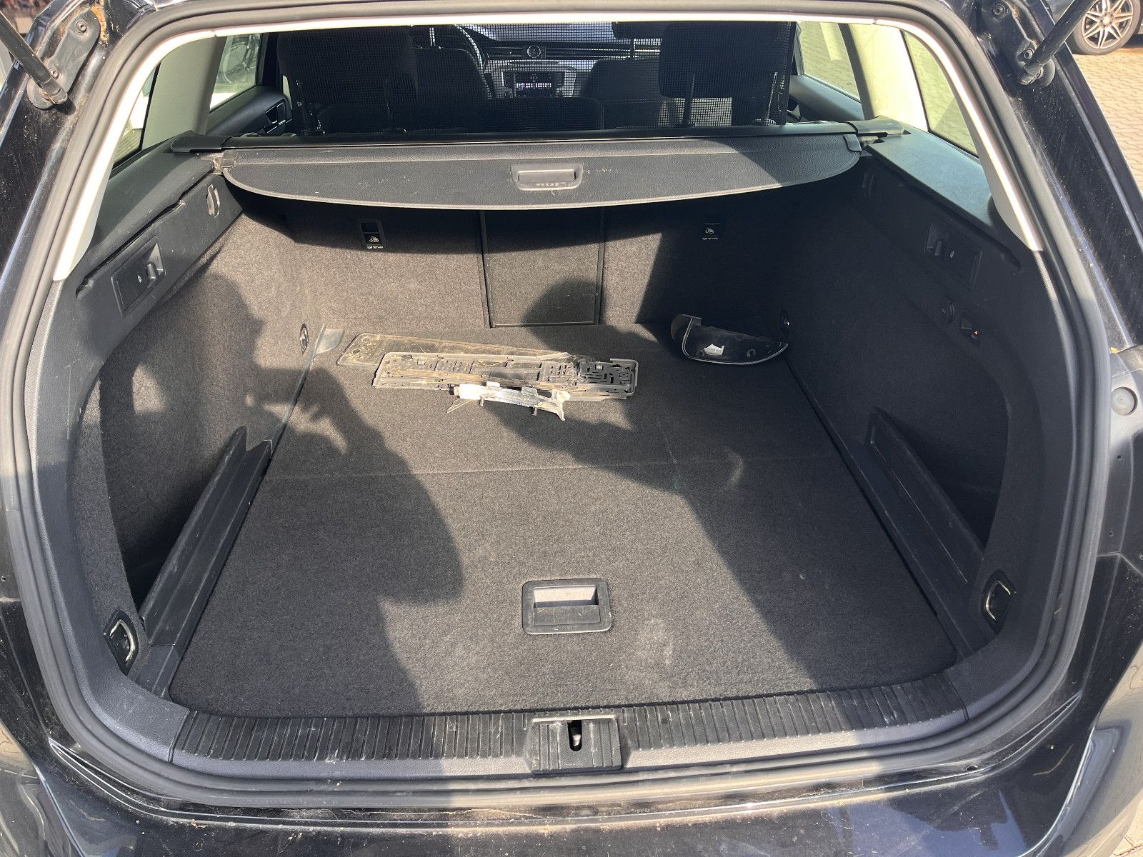 Fahrzeugabbildung Volkswagen Passat Var. Comfortline 2.0 TDI Seitenschaden