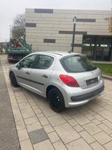 Peugeot 207 Filou - Peugeot 207 Filou mit Benzin-Antrieb